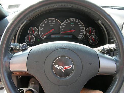 Used 2006 Chevrolet Corvette Convertible w/ Preferred Equipment Group RWD image 13