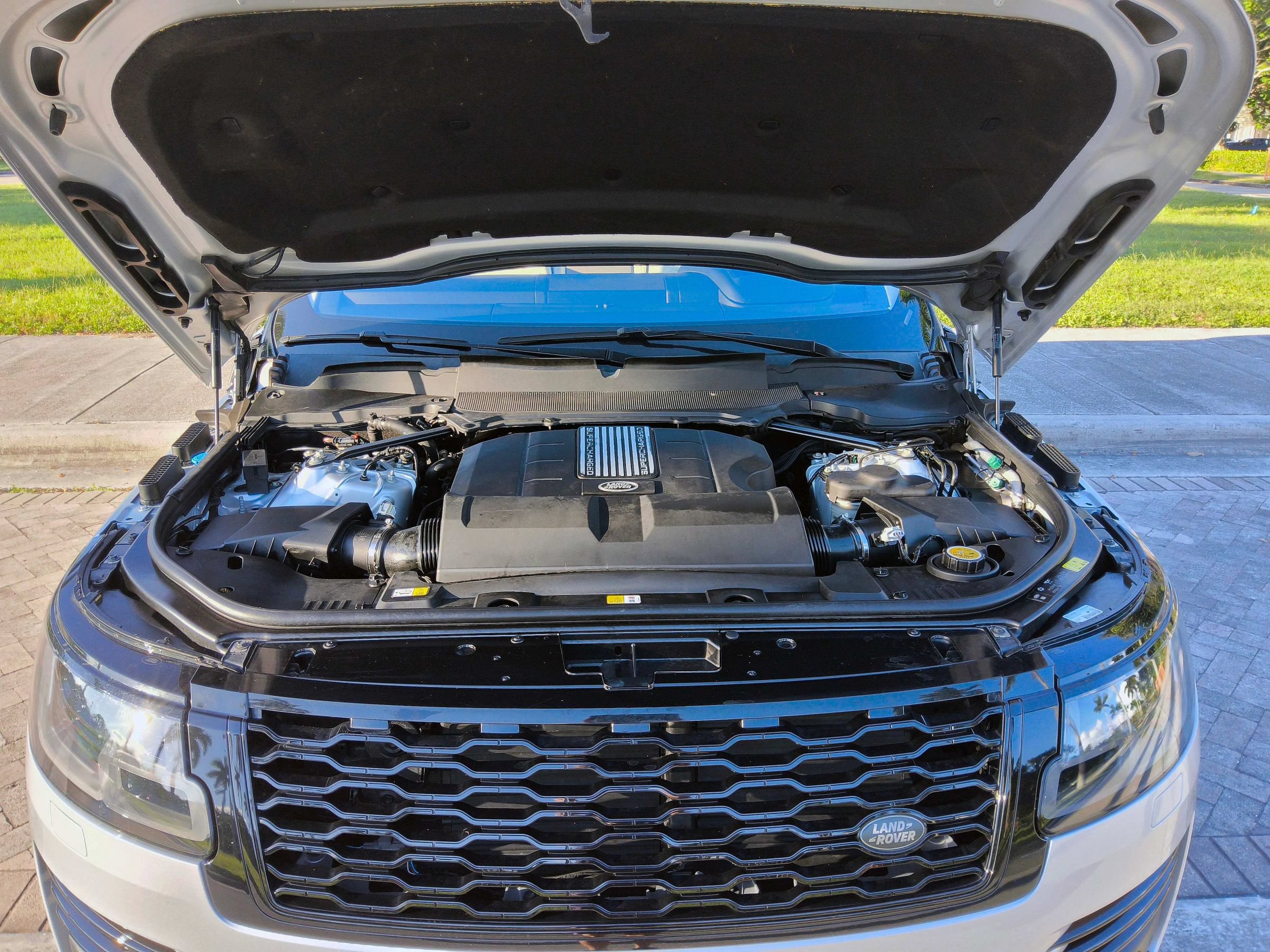 Used 2019 Land Rover Range Rover Supercharged AWD/4WD image 44