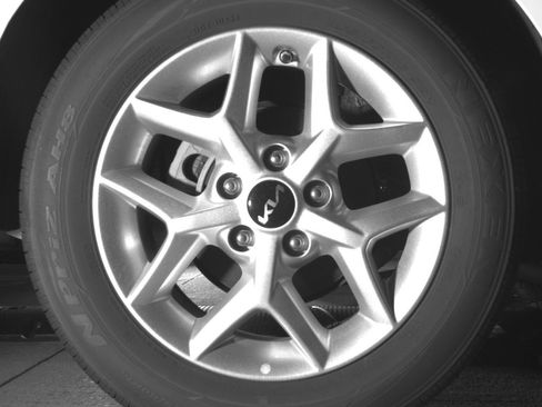 Used 2025 Kia Soul LX w/ LX Technology Package FWD image 18