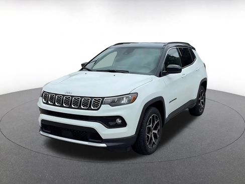 Used 2025 Jeep Compass Limited AWD/4WD image 5