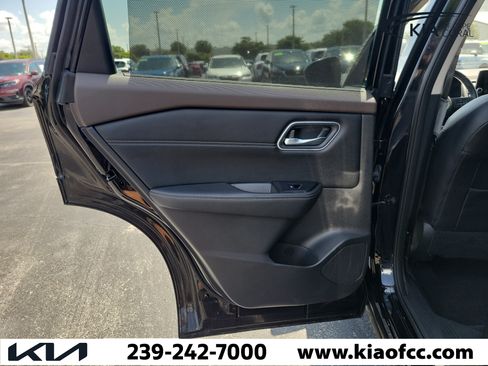 Used 2021 Nissan Rogue SV w/ Premium Package FWD image 15