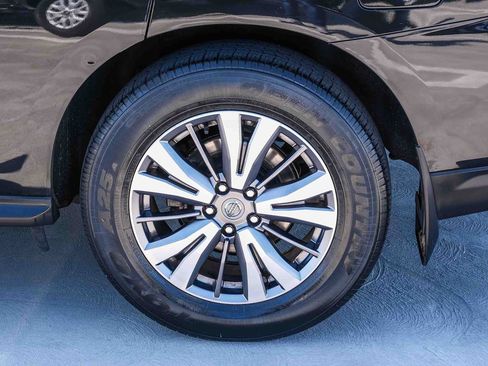 Used 2020 Nissan Pathfinder S FWD image 9