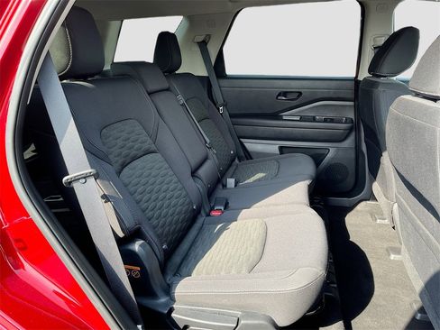 Used 2023 Nissan Pathfinder SV image 21