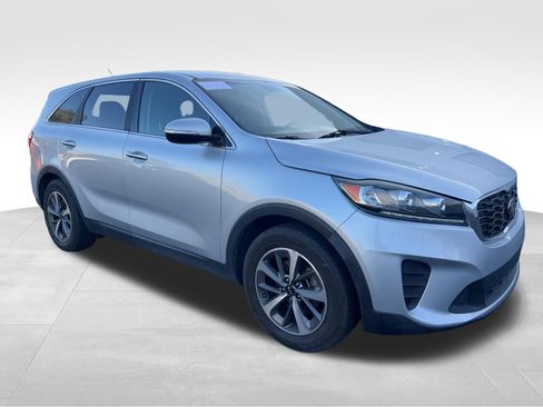 Used 2020 Kia Sorento LX image 3