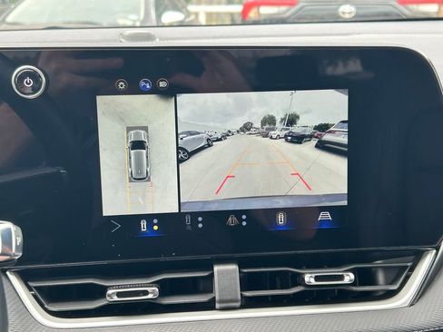 Used 2025 Chevrolet Equinox LT w/ Convenience Package II FWD image 30