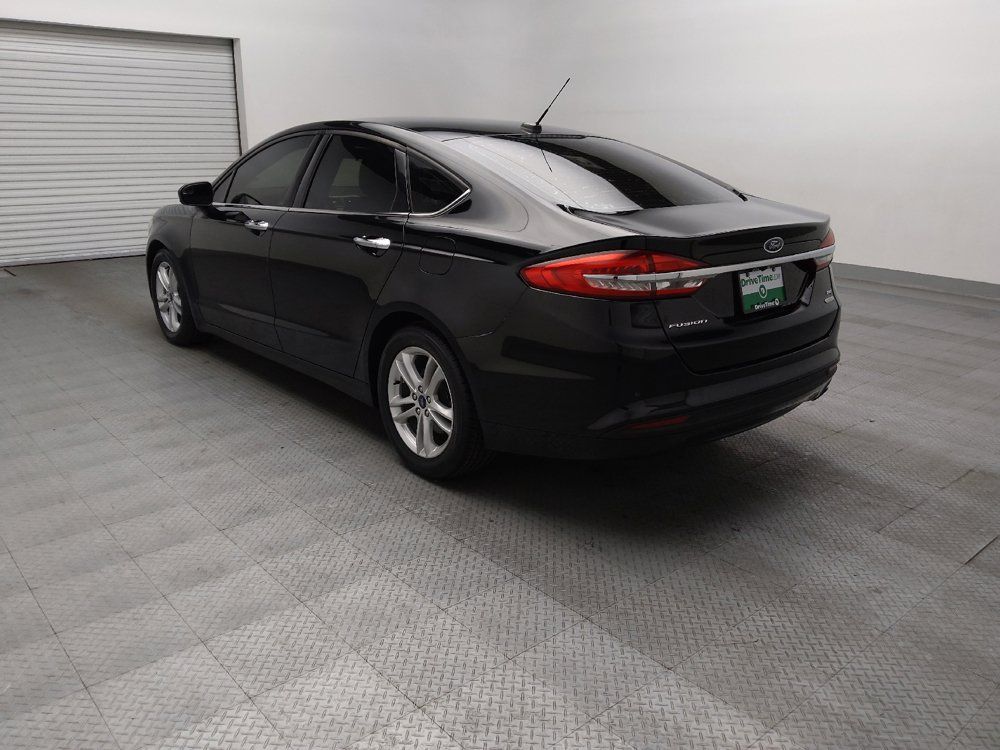 Used 2018 Ford Fusion SE w/ Fusion SE Technology Package FWD image 5