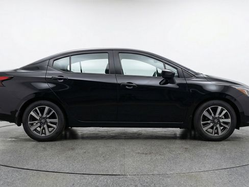 Used 2025 Nissan Versa SV FWD image 11