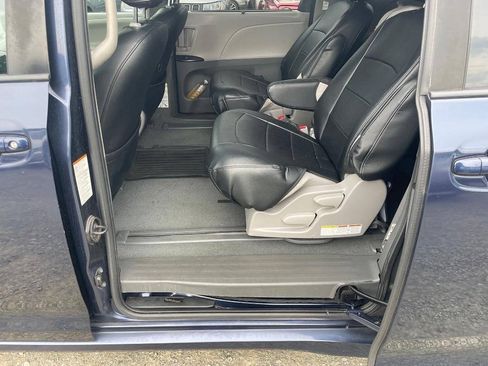 Used 2020 Toyota Sienna LE FWD image 11