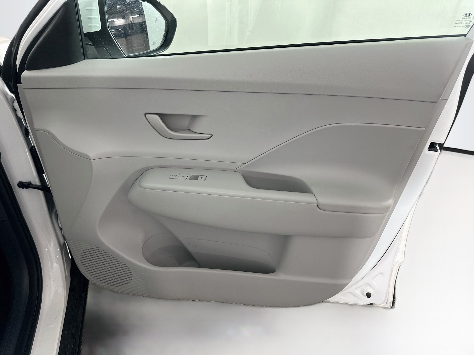 Used 2025 Hyundai Kona SEL FWD image 32