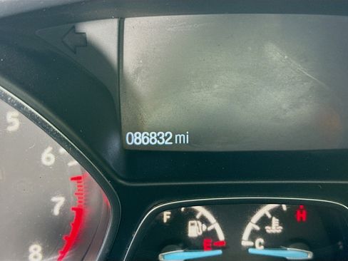 Used 2018 Ford Escape SE FWD image 16
