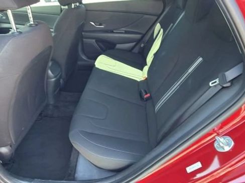 Used 2023 Hyundai Elantra SEL w/ Convenience Package FWD image 11