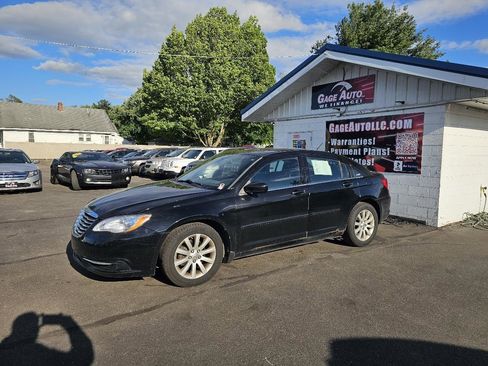 Used 2013 Chrysler 200 Touring FWD image 5