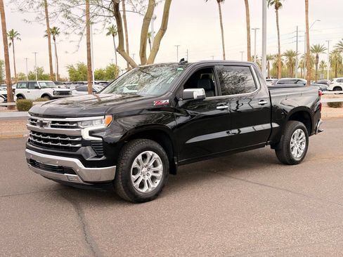 Used 2024 Chevrolet Silverado 1500 LTZ AWD/4WD image 2