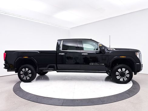 Used 2024 GMC Sierra 2500 Denali w/ Denali Reserve Package AWD/4WD image 41