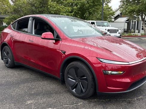 Used 2026 Tesla Model Y AWD image 3