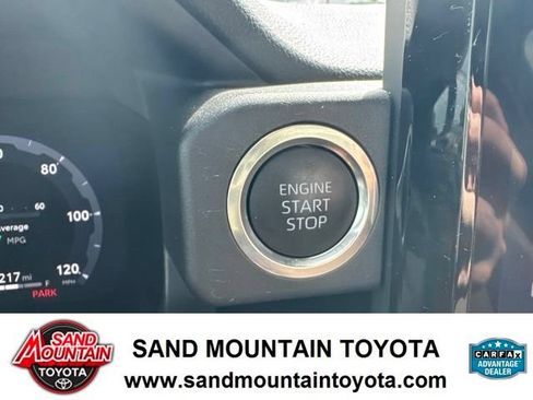 Used 2025 Toyota 4Runner Limited AWD/4WD image 18