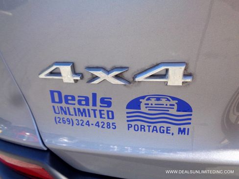 Used 2019 Jeep Cherokee Latitude Plus w/ Comfort/Convenience Group AWD/4WD image 7