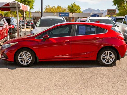 Used 2018 Chevrolet Cruze LT w/ Convenience Package FWD image 8