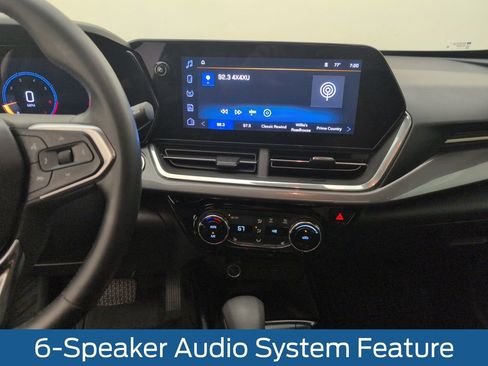 Used 2025 Chevrolet Trax ACTIV w/ Sunroof Package FWD image 19