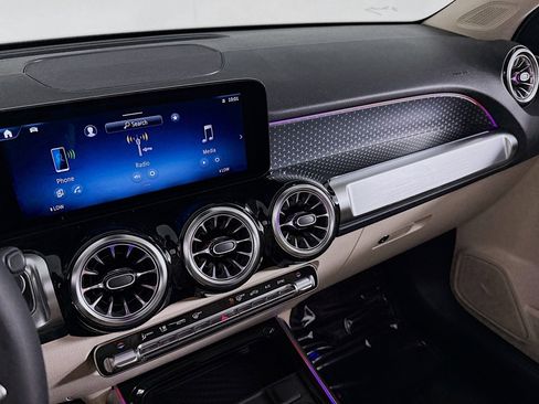 New 2026 Mercedes-Benz GLB 250 image 19