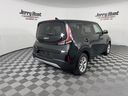 Used 2025 Kia Soul LX w/ LX Technology Package image 10