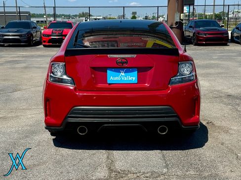 Used 2016 Scion tC FWD image 6