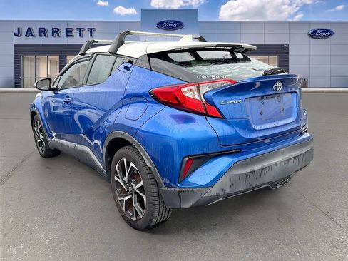 Used 2019 Toyota C-HR XLE FWD image 3