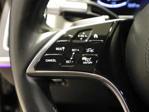 Used 2023 Mercedes-Benz S 580 4MATIC Sedan w/ AMG Line image 32