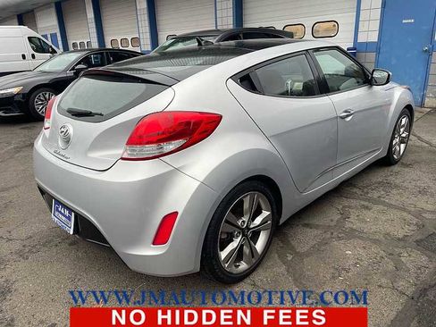 Used 2017 Hyundai Veloster Value Edition image 3
