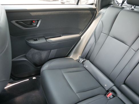 Used 2026 Subaru Outback Premium AWD/4WD image 12