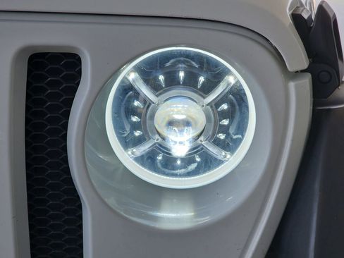 Used 2019 Jeep Wrangler Unlimited Sport S image 35