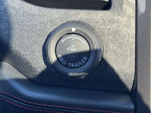 Used 2024 Ford Expedition Max Limited image 31