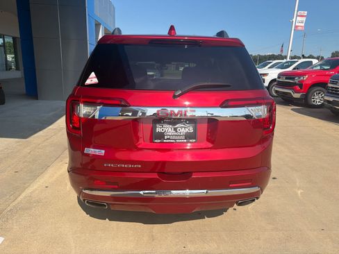 Used 2021 GMC Acadia Denali w/ Denali Technology Package FWD image 4