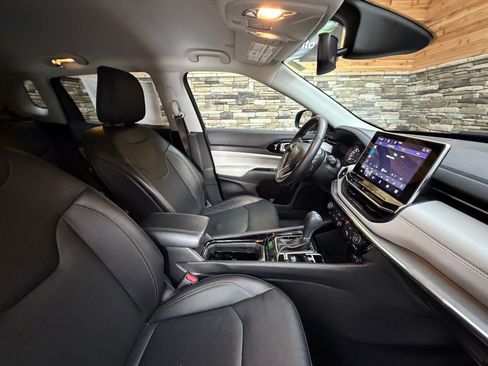 Used 2022 Jeep Compass Limited image 14