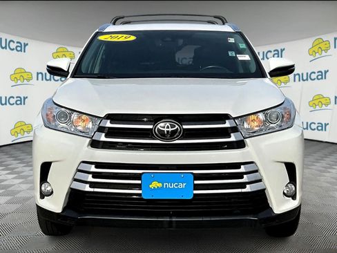 Used 2019 Toyota Highlander XLE image 2