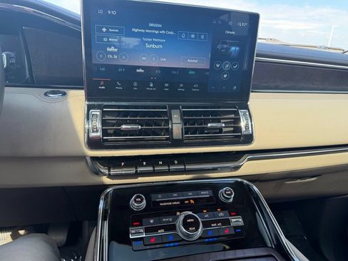 Used 2022 Lincoln Navigator L Reserve RWD image 31