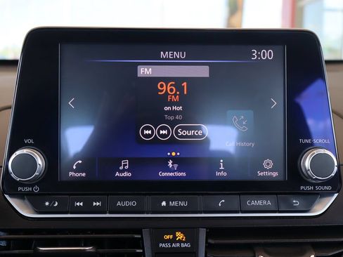 Used 2024 Nissan Altima 2.5 SR FWD image 23