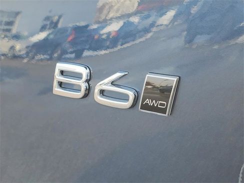 Certified 2025 Volvo XC90 B6 Plus image 8