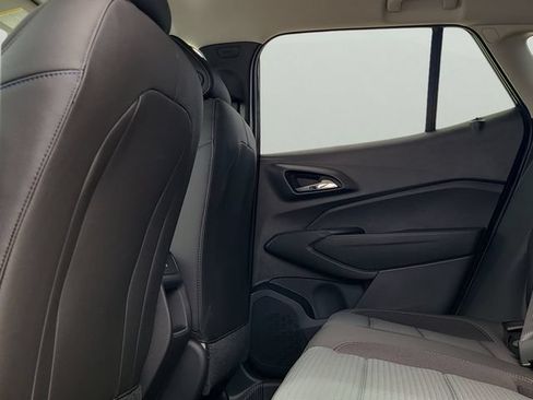 New 2026 Chevrolet Trax LT w/ Midnight Edition FWD image 11