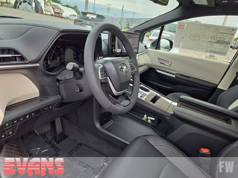 New 2026 Toyota Sienna Platinum AWD/4WD image 23