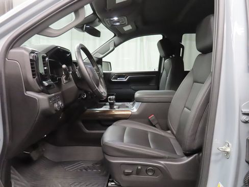 Used 2025 Chevrolet Silverado 1500 RST AWD/4WD image 15