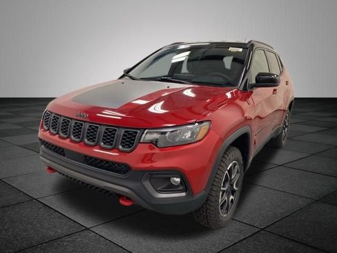 Used 2026 Jeep Compass Trailhawk image 3