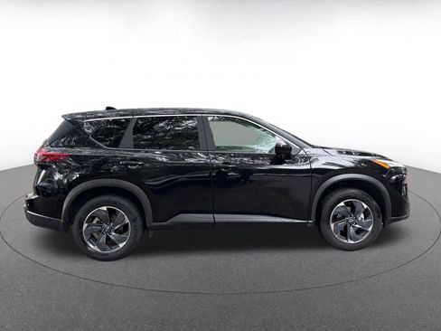 Used 2025 Nissan Rogue SV FWD image 8