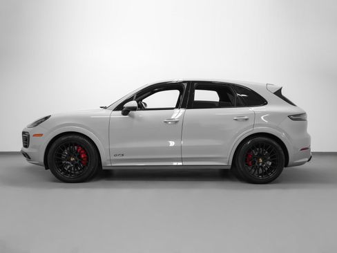 Used 2023 Porsche Cayenne GTS image 2