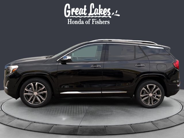 Used 2020 GMC Terrain Denali w/ Denali Premium Package FWD image 2