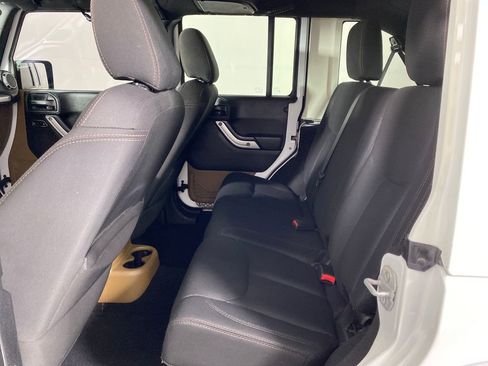 Used 2015 Jeep Wrangler Unlimited Sahara w/ Connectivity Group image 23