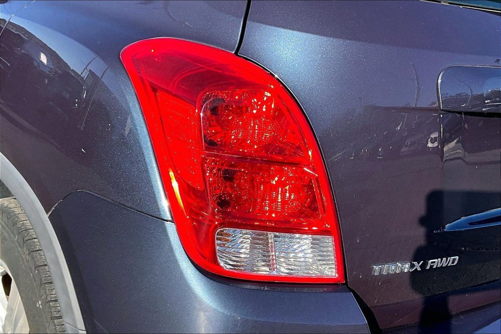 Used 2019 Chevrolet Trax LS AWD/4WD image 30