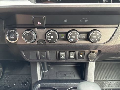 Used 2019 Toyota Tacoma TRD Off-Road image 26