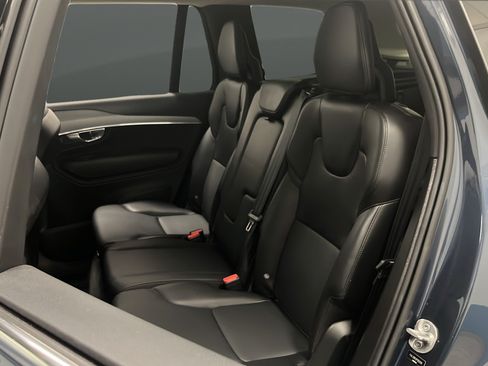 Used 2023 Volvo XC90 B5 Core AWD/4WD image 24