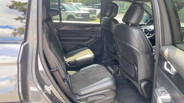 Used 2023 Jeep Grand Cherokee L Laredo AWD/4WD image 13